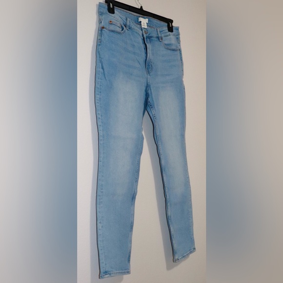 H&M High Rise Skinny Jeans - Picture 4 of 5